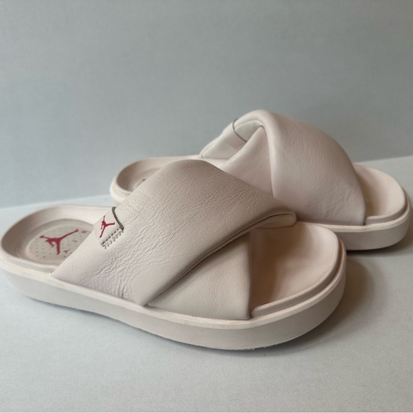Nike Jordan “Sophia” Light Pink Slide Sandals Size 9 EUC! - Picture 2 of 8